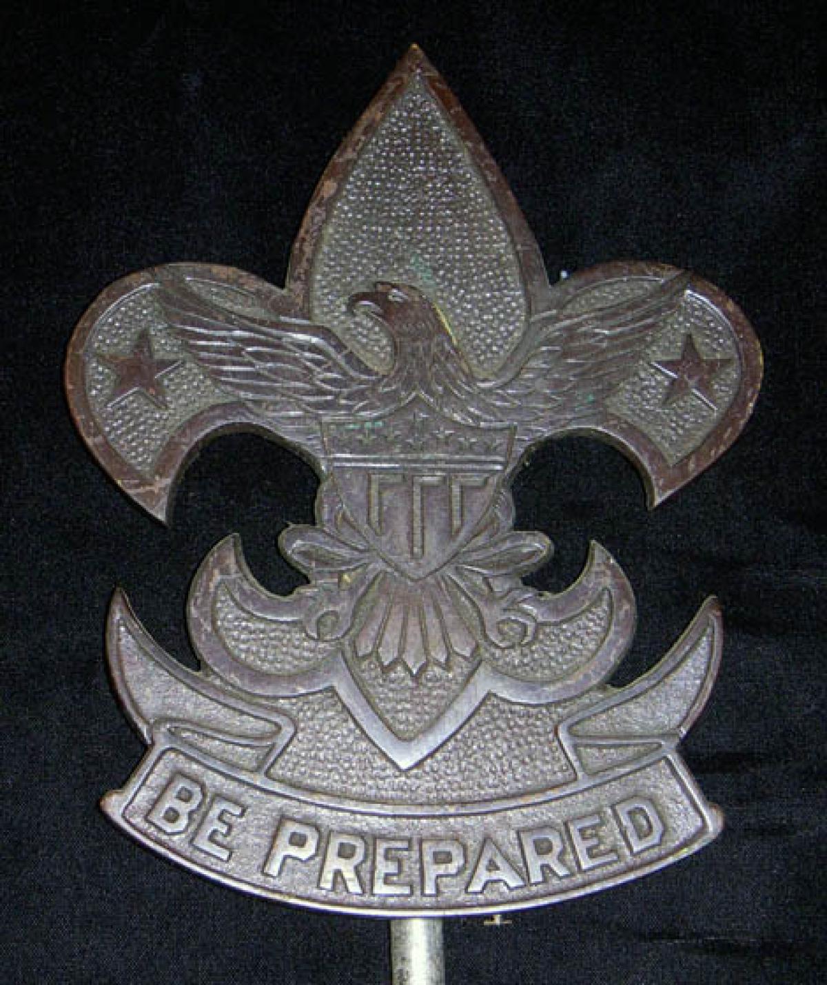 Gravestone Symbols and Meanings, Eagle and Shield on Fleur-de-lis, Boy Scouts of America